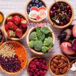 آشنایی با دلایل مهم و شگفت آور اهمیت مصرف آنتی اکسیدان ها در میانسالی