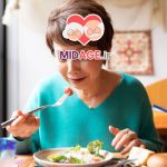 آموزش تغذیه مناسب به سالمندان