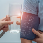 ۵ دلیل علمی برای اینکه در میانسالی حتماً از دستگاه تصفیه آب استفاده کنید