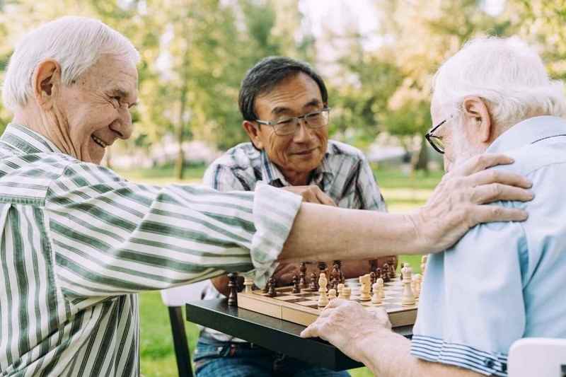 3 نکته برای افزایش شادی و رضایت از زندگی، در سنین پیری زندگی اجتماعی سالم